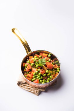 Havuç yeşil bezelye sabzi / Gajar Mutter sabji