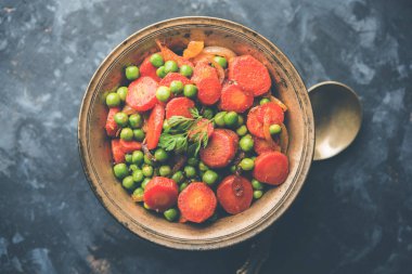 Havuç yeşil bezelye sabzi / Gajar Mutter sabji