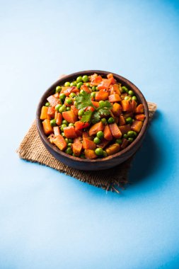 Havuç yeşil bezelye sabzi / Gajar Mutter sabji