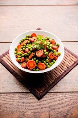 Havuç yeşil bezelye sabzi / Gajar Mutter sabji