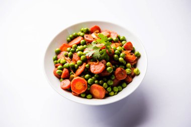 Havuç yeşil bezelye sabzi / Gajar Mutter sabji