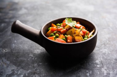 Havuç yeşil bezelye sabzi / Gajar Mutter sabji