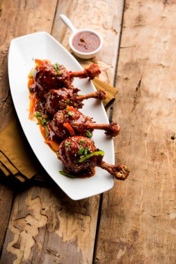 Szechuan tavuk bir popüler Hint-Çin olmayan vejetaryen yemek tarifi. bir tabak biber sosu ile servis. seçici odak