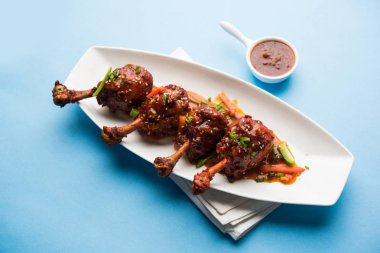 Szechuan tavuk bir popüler Hint-Çin olmayan vejetaryen yemek tarifi. bir tabak biber sosu ile servis. seçici odak