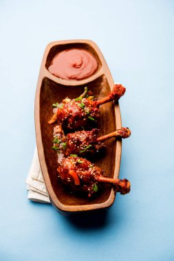 Szechuan tavuk bir popüler Hint-Çin olmayan vejetaryen yemek tarifi. bir tabak biber sosu ile servis. seçici odak