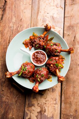 Szechuan tavuk bir popüler Hint-Çin olmayan vejetaryen yemek tarifi. bir tabak biber sosu ile servis. seçici odak