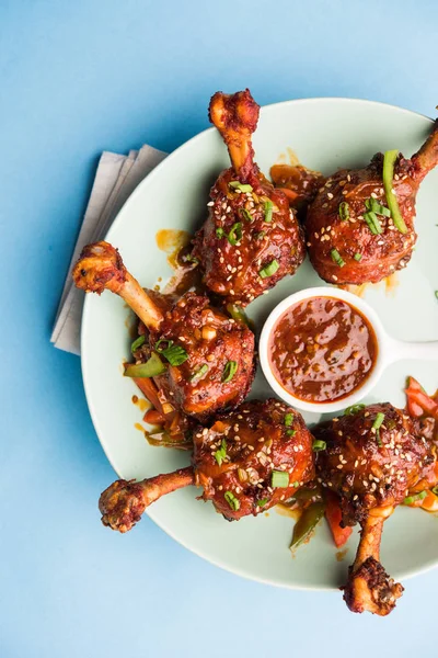 Szechuan tavuk bir popüler Hint-Çin olmayan vejetaryen yemek tarifi. bir tabak biber sosu ile servis. seçici odak