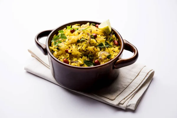 Aloo Kanda Poha Tarri Pohe Con Chana Masala Piccante Curry — Foto Stock