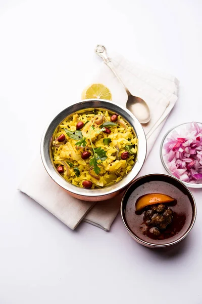 Aloo Kanda Poha Tarri Pohe Com Chana Picante Masala Caril — Fotografia de Stock