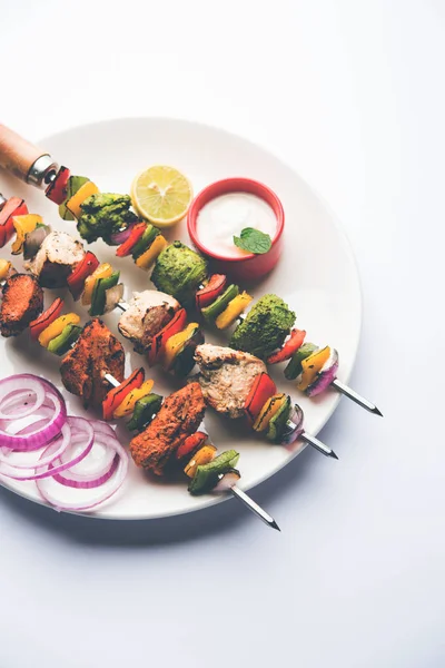 Poulet Hariyali Kakab Malai Malai Kebab Servi Avec Brochettes Trempette — Photo