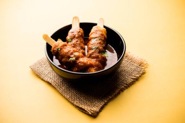 Soya Chaap köri bir kasede servis. Tarifi sağlıklı popüler Hindistan ve Pakistan