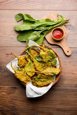 Gevrek Palak/ıspanak yaprakları pakoda veya pakoda