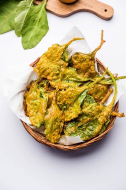 Gevrek Palak/ıspanak yaprakları pakoda veya pakoda