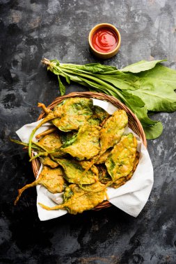 Gevrek Palak/ıspanak yaprakları pakoda veya pakoda