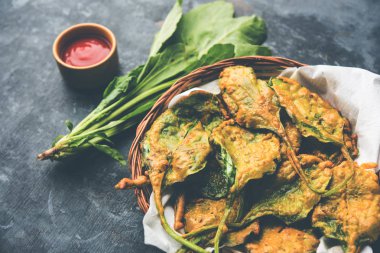 Gevrek Palak/ıspanak yaprakları pakoda veya pakoda