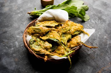 Gevrek Palak/ıspanak yaprakları pakoda veya pakoda