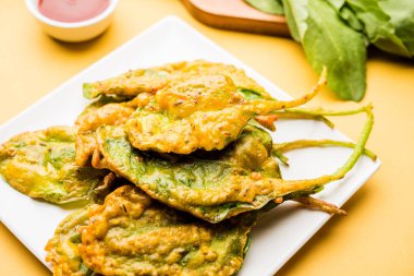 Gevrek Palak/ıspanak yaprakları pakoda veya pakoda