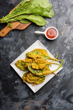Gevrek Palak/ıspanak yaprakları pakoda veya pakoda