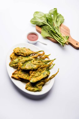 Gevrek Palak/ıspanak yaprakları pakoda veya pakoda