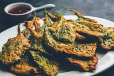 Gevrek Palak/ıspanak yaprakları pakoda veya pakoda