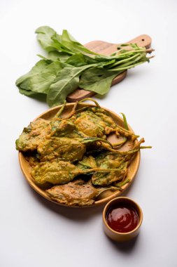 Gevrek Palak/ıspanak yaprakları pakoda veya pakoda