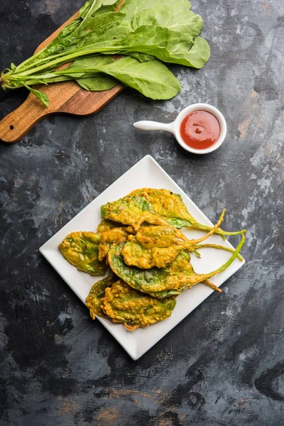 Gevrek Palak/ıspanak yaprakları pakoda veya pakoda