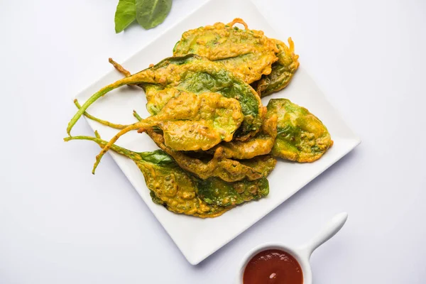 Gevrek Palak/ıspanak yaprakları pakoda veya pakoda