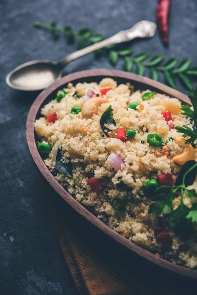 Rava Upma Uppuma Desayuno Del Sur India Servido Tazón Enfoque —  Fotos de Stock