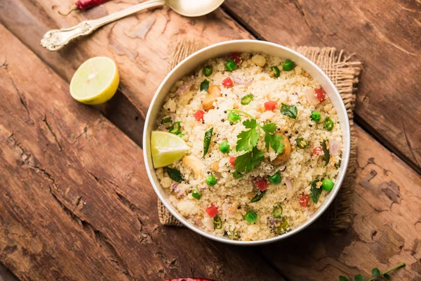 Rava Upma Uppuma Desayuno Del Sur India Servido Tazón Enfoque —  Fotos de Stock