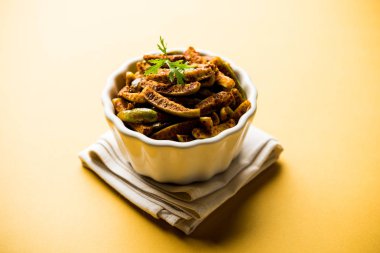Tindora Sabzi / Tendli / tondli Fry olarak da bilinen Ivy Gourd kızartma tarifi. seçici odak