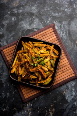 Tindora Sabzi / Tendli / tondli Fry olarak da bilinen Ivy Gourd kızartma tarifi. seçici odak