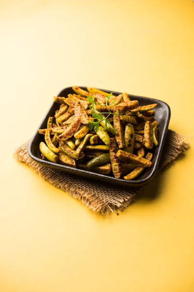 Tindora Sabzi / Tendli / tondli Fry olarak da bilinen Ivy Gourd kızartma tarifi. seçici odak
