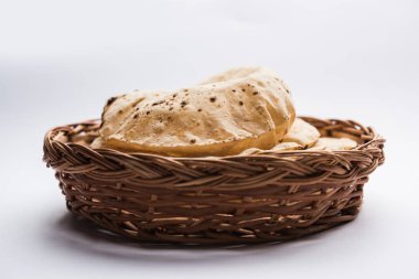 Çapati / Tava Roti Hint ekmek veya Fulka/phulka da bilinir. Öğle/akşam yemeği Hindistan/Pakistan içinde ana madde. seçici odak