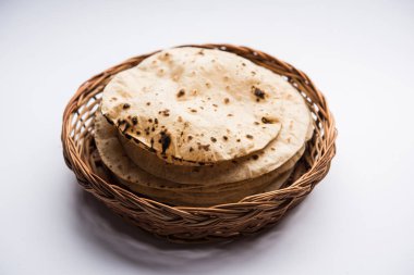 Çapati / Tava Roti Hint ekmek veya Fulka/phulka da bilinir. Öğle/akşam yemeği Hindistan/Pakistan içinde ana madde. seçici odak