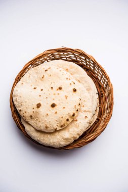 Çapati / Tava Roti Hint ekmek veya Fulka/phulka da bilinir. Öğle/akşam yemeği Hindistan/Pakistan içinde ana madde. seçici odak