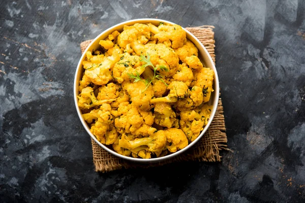 Trockener Gobi Masala Blumenkohl Sabzi Einer Schüssel Serviert Selektiver Fokus — Stockfoto