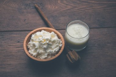 Ev yapımı beyaz tereyağı veya Makhan/Makkhan Hintçe, servis bir kase içinde. seçici odak