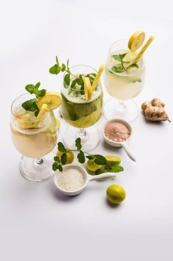 Shikanji, Punjab/India 'dan kaynaklanan bir limonata. Shikanjvi veya nimbu Pani veya şerbet olarak da bilinir. popüler yaz soğuk içecek