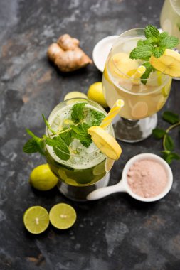 Shikanji, Punjab/India 'dan kaynaklanan bir limonata. Shikanjvi veya nimbu Pani veya şerbet olarak da bilinir. popüler yaz soğuk içecek