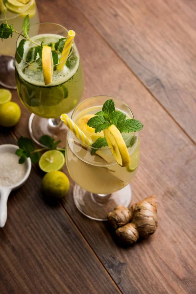 Shikanji, Punjab/India 'dan kaynaklanan bir limonata. Shikanjvi veya nimbu Pani veya şerbet olarak da bilinir. popüler yaz soğuk içecek