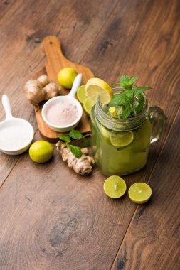 Shikanji, Punjab/India 'dan kaynaklanan bir limonata. Shikanjvi veya nimbu Pani veya şerbet olarak da bilinir. popüler yaz soğuk içecek