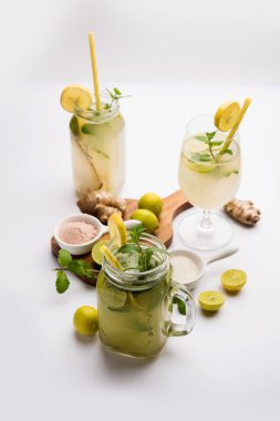 Shikanji, Punjab/India 'dan kaynaklanan bir limonata. Shikanjvi veya nimbu Pani veya şerbet olarak da bilinir. popüler yaz soğuk içecek