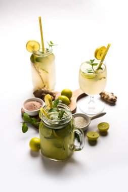 Shikanji, Punjab/India 'dan kaynaklanan bir limonata. Shikanjvi veya nimbu Pani veya şerbet olarak da bilinir. popüler yaz soğuk içecek