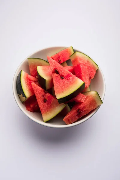 Vattenmelon Tarbooj Frukt Kub Skivor Serveras Skål Selektivt Fokus — Stockfoto