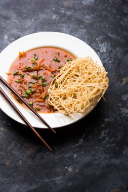 Amerikan chop suey / chopsuey popüler bir çinhindi gıda. çubuklar ile bir kapta servis edilir. seçici odaklama