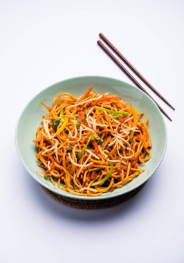 Amerikan chop suey / chopsuey popüler bir çinhindi gıda. çubuklar ile bir kapta servis edilir. seçici odaklama