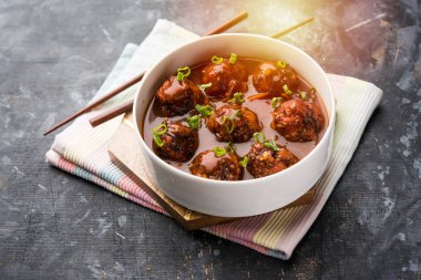 Soslu sebze veya tavuk Mançurya - Popüler indo Çin gıda