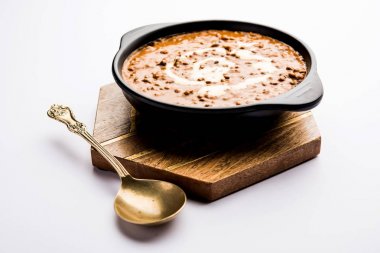 Dal makhani veya daal makhni Pencap popüler bir gıda / Hindistan bütün siyah mercimek kullanılarak yapılan,