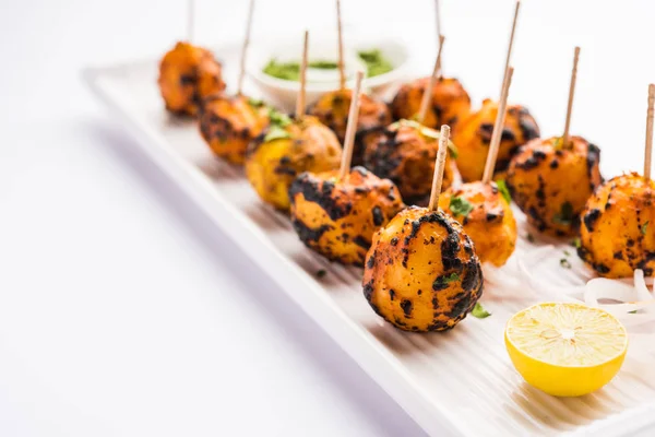 Tandoori Aloo Roasted Potatoes Indian Spices Party Appetiser Served Green — Stock Photo, Image