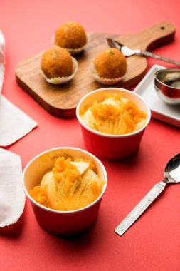 Bundi / Motichoor Dondurma Hindistan' dan hint geleneksel tatlı motichur laddoo ile Dondurma bir füzyon, seçici odak